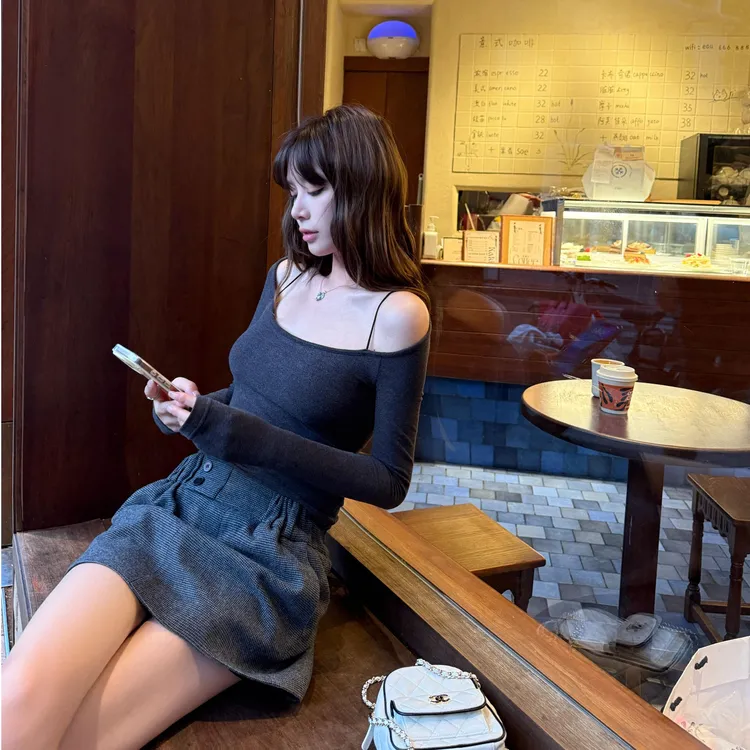 长袖T恤女秋季新款修身内搭打底衫辣妹一字肩上衣气质高腰半身裙