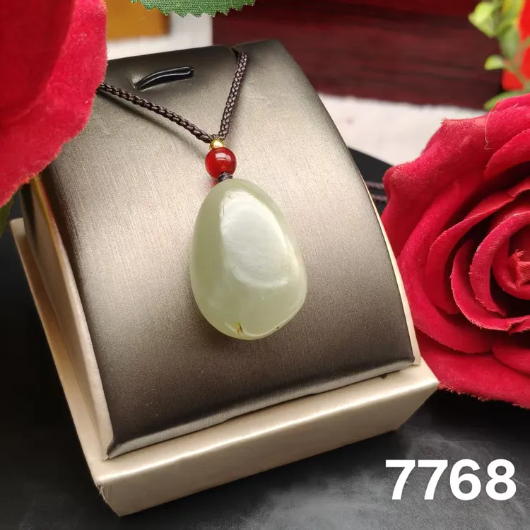 非金属仿珍珠吊坠 简约素牌配绳设计白色时尚百搭