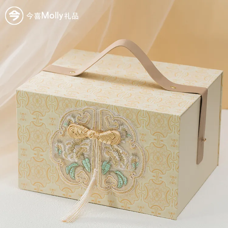 新中式礼盒伴手礼伴娘伴手礼盒2025新款刺绣高级大气实用空盒