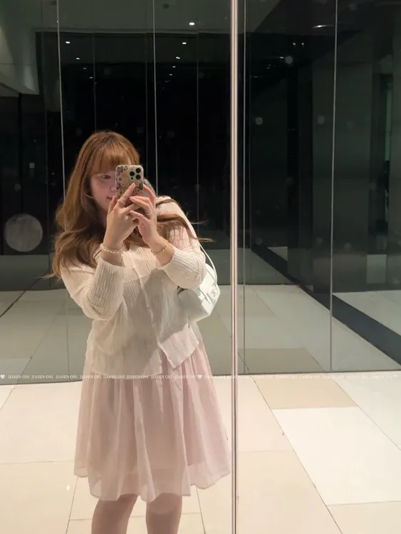 佳人欧尼月光琉璃显瘦百搭半身裙宽松米白开衫出片漂亮衣服套装