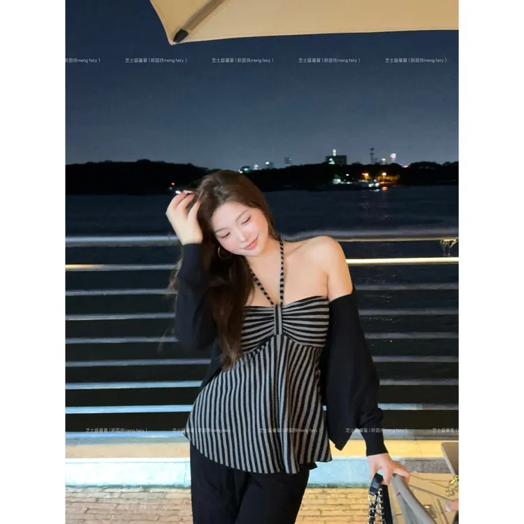 萌面侠芝士现货【纯欲辣妹】95莱赛尔挂脖上衣出游服装女5938流光风