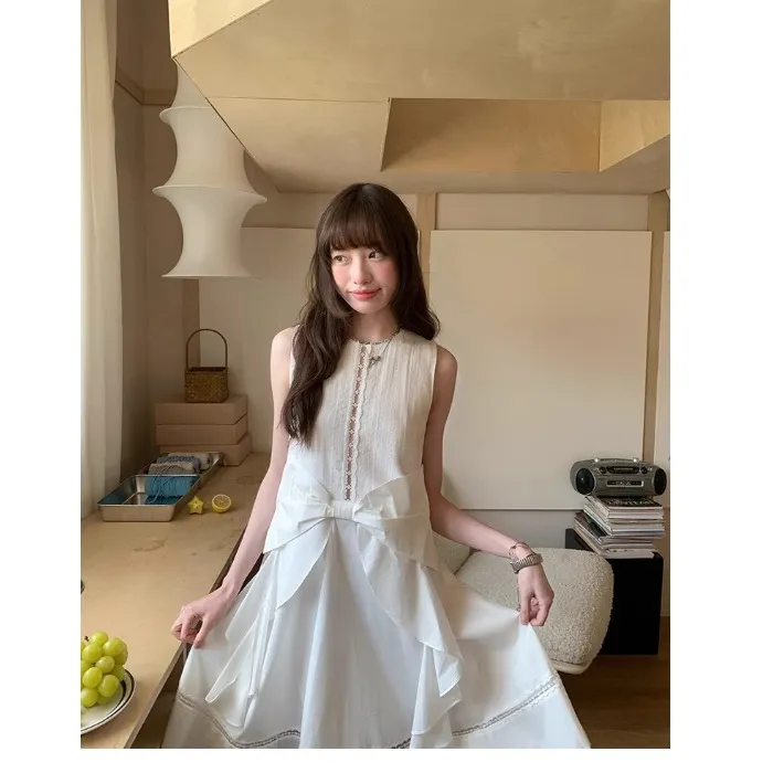 2025夏季新款小众设计蝴蝶结白色无袖甜美休闲百搭初恋修身连衣裙