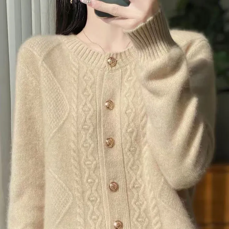 秋冬新款圆领安迪绒针织开衫女宽松打底上衣加厚时尚毛衣外套女装