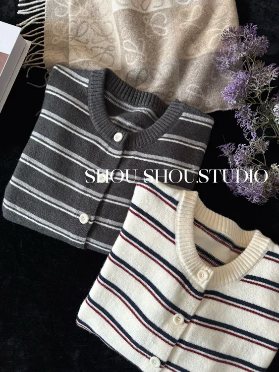 【瘦瘦】大码圆领羊毛撞色条纹显瘦百搭细针织开衫毛衣S02094