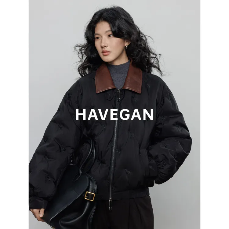 与间HAVEGAN/冬季拼接刺绣90白鸭绒羽绒服女款工装老钱风高级外套