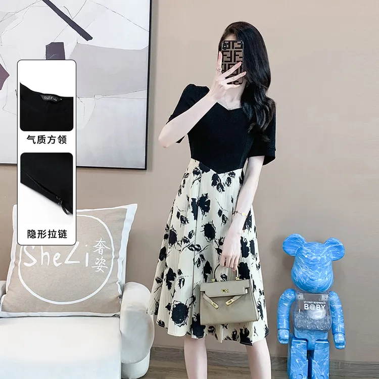 奢姿2025年夏季新款大码女装减龄印花拼接裙子胖妹妹方领连衣裙