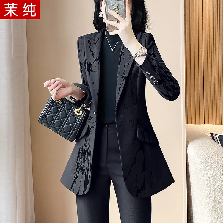 时尚洋气女黑色高级感巨好看的印染西装高级感高端气质名媛职业装