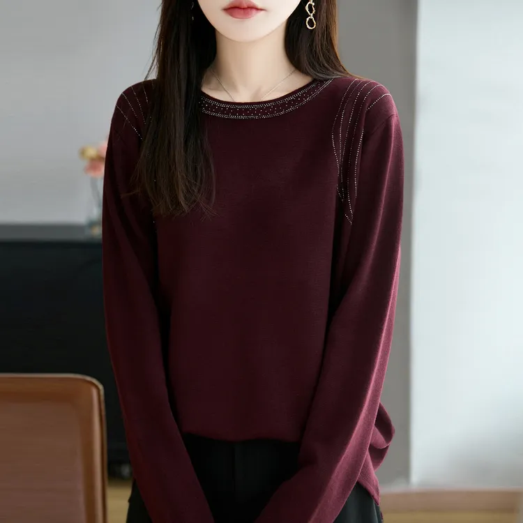 秋冬新款特大码女装针织羊毛衫时尚百搭圆领镶钻宽松显瘦遮肉毛衣