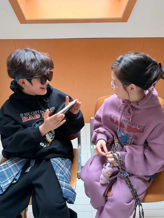 儿童加绒套装冬季新款男女童卡通字母加厚卫衣卫裤大童连帽两件套