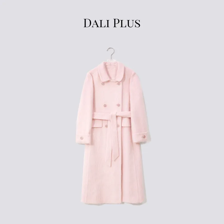 DALI PLUS“樱绒”山羊绒拉绒双排扣翻领收腰系带大衣-D5CH4659
