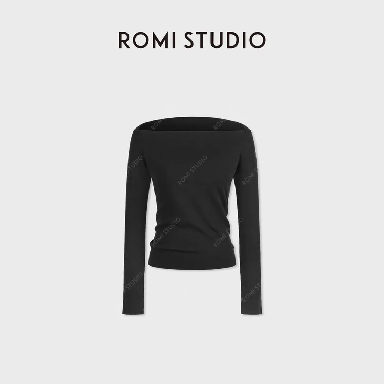 ROMI STUDIO绢丝棉轻盈薄透感黑色一字肩针织长袖上衣RWDSST3435