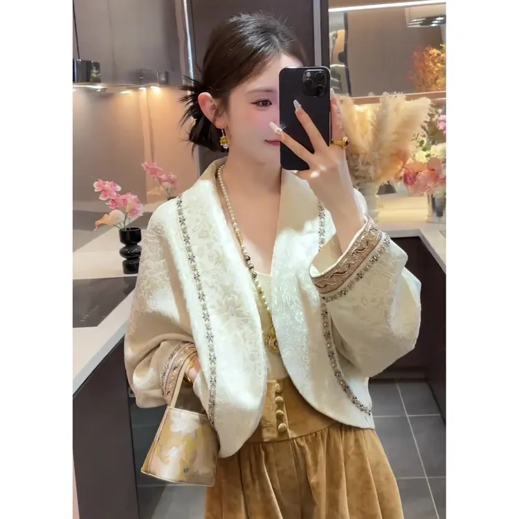 《肉肉专属星辰》中式设计款斜边茧型提花上衣乔琪绒盘扣外套1186沐