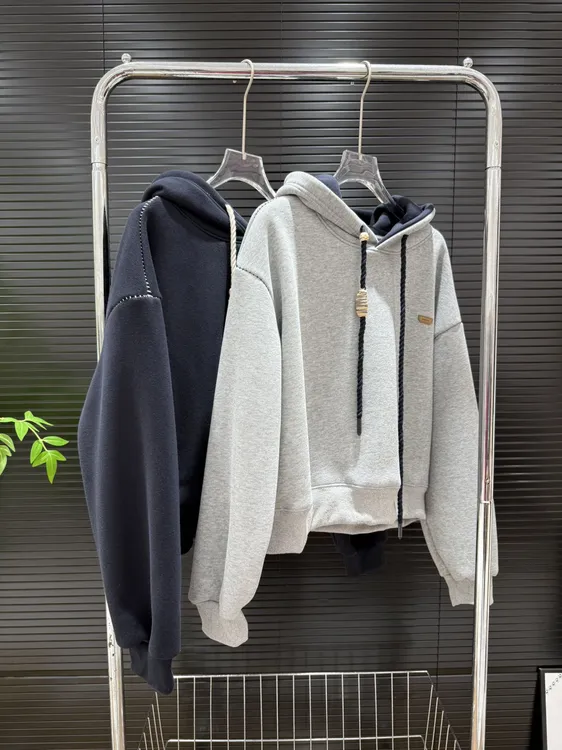 连帽百搭冬季上衣时尚卫衣套头保暖女装抽绳老钱风