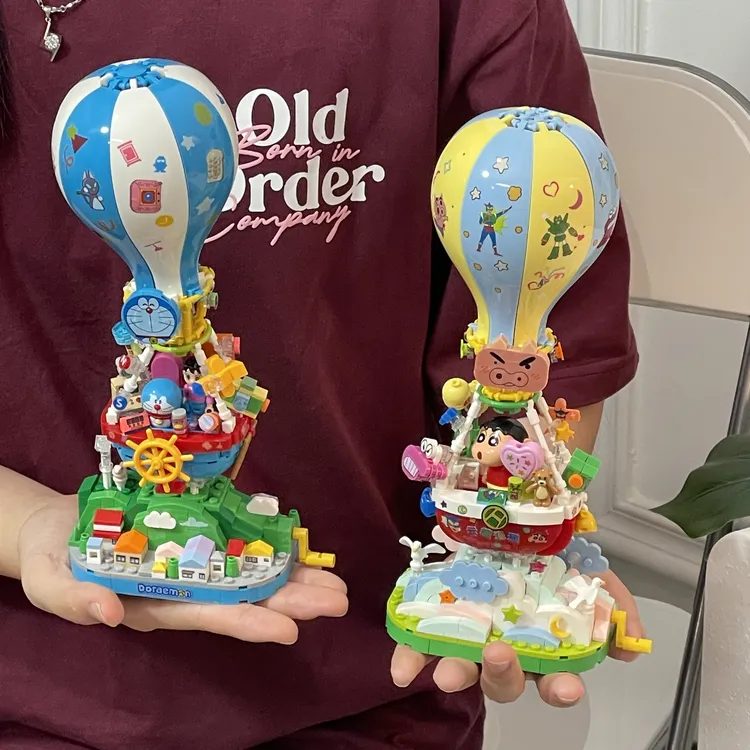 正版授权蜡笔小新哆啦A梦积木拼装益智玩具十二生肖儿童生日礼物