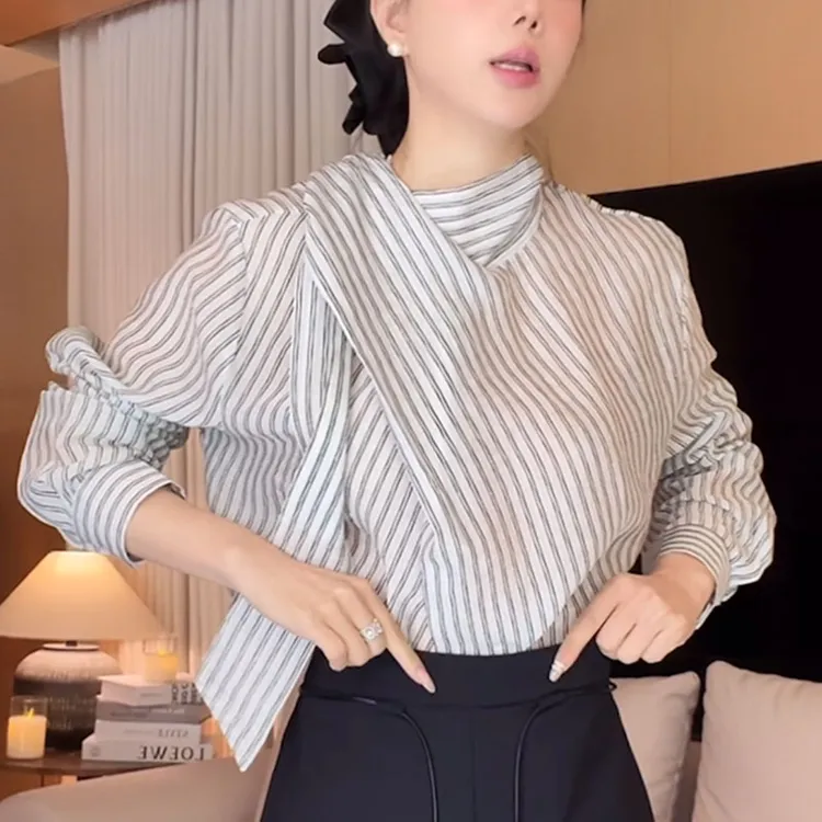 法式条纹飘带衬衫女2025秋季时尚洋气减龄宽松休闲设计感别致上衣