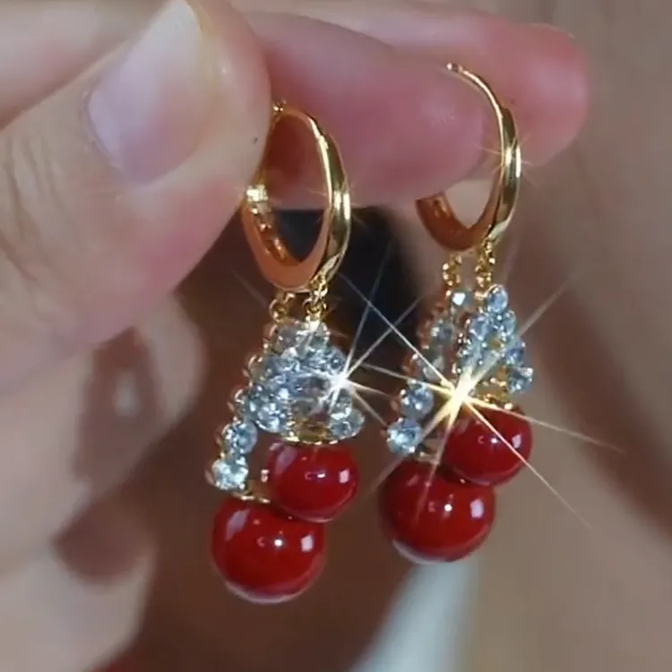 气质镶钻红色珍珠耳扣女大气优雅高档耳环2025新年爆款高级感耳饰