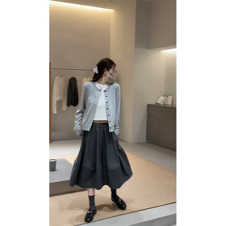 INS CEC早秋季新款韩系灰色开衫上衣搭配小个子半身裙子两件套装商品图
