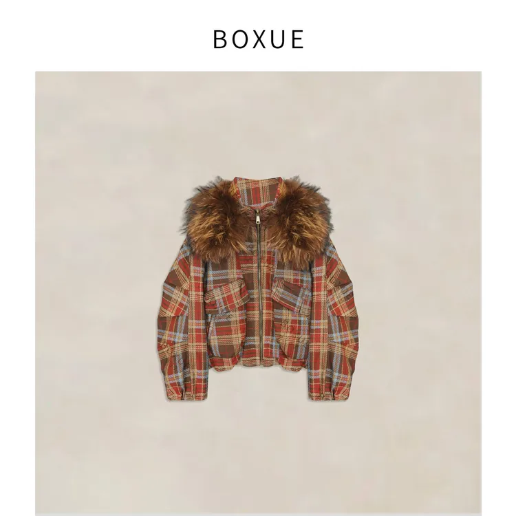 BOXUE“暖云天”2025冬季貉子毛红蓝格90鹅绒服 外套#250918YR4995