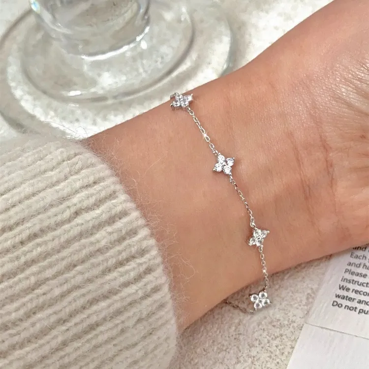 925银合成锆石手链 四叶草银925手链新款超闪满天星轻奢高级简约