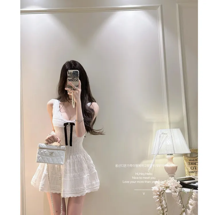 法式白色背心裙小个子连衣裙女蕾丝miu系高知穿搭千金显瘦小洋裙