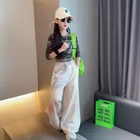 女童秋季穿搭修身短款迷彩长袖复古印花做旧水洗牛仔阔腿裤两件套