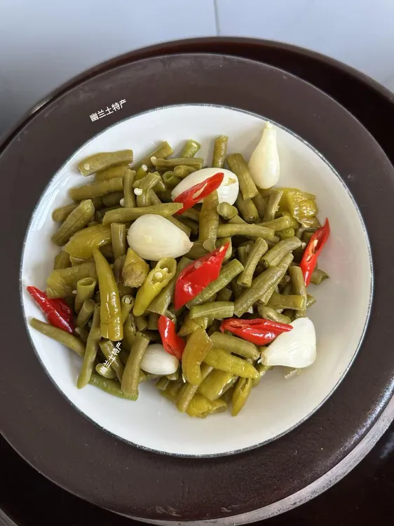 湖北省大别山腌制酸菜酸豆角酱菜酸豇豆酸辣椒农家下饭菜咸菜腌菜