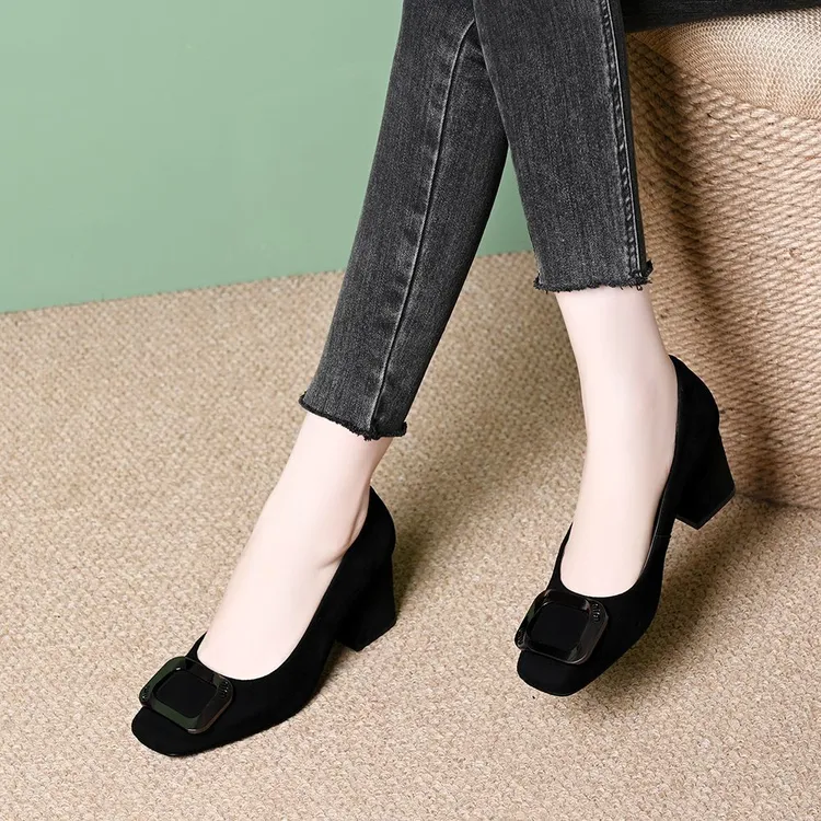 反绒皮法式金属扣绒面粗跟单鞋女春秋季新款气质方头浅口高跟鞋女