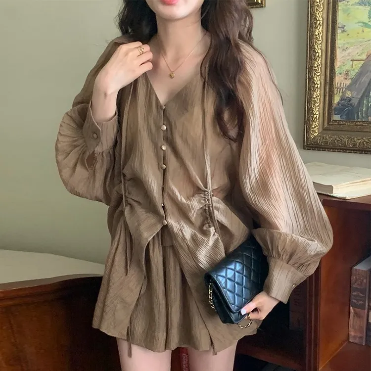 韩版清新少女风防晒套装女夏季米白色驼色均码岁潮流设长袖雪纺衫