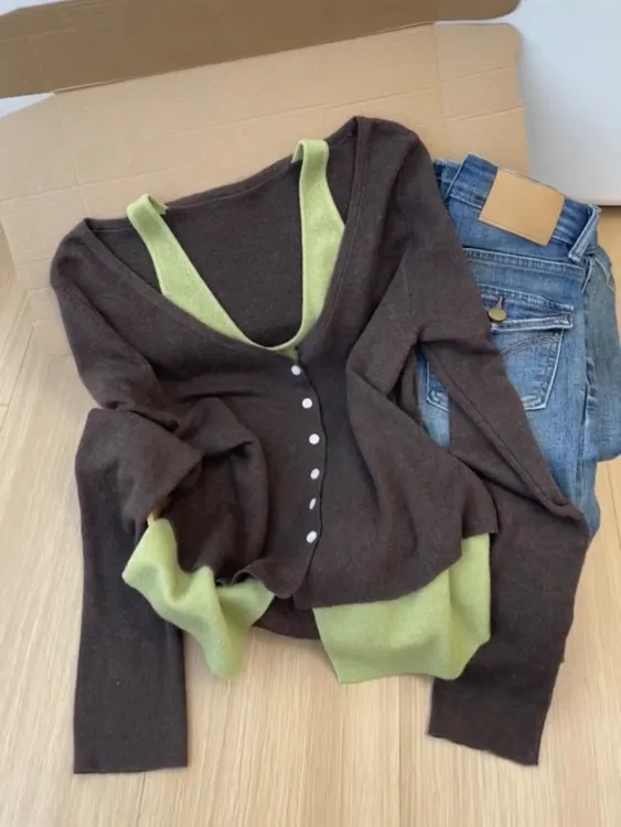 韩系复古辣妹风假两件拼接针织衫女秋冬新款撞色开叉长袖V领上衣