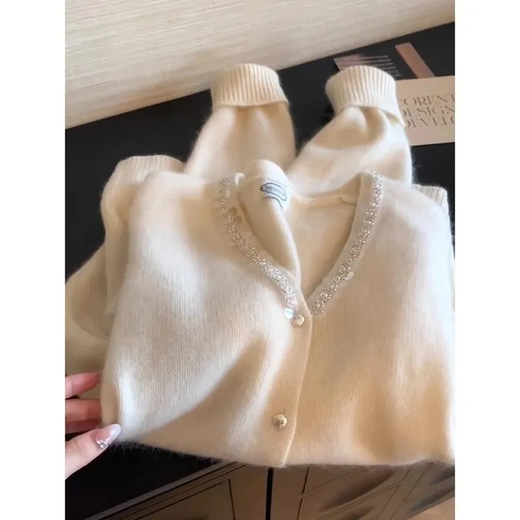 秋冬季法式高级感小香风别致毛衣外套女新款白色气质软糯针织开衫