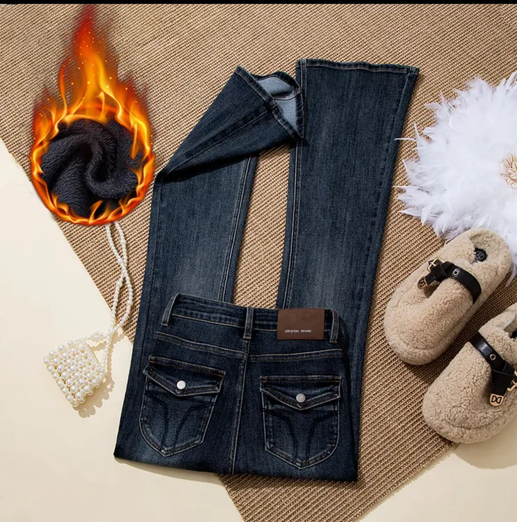 2025秋冬新款加绒修身设计感口袋高腰百搭弹力修身牛仔微喇叭裤