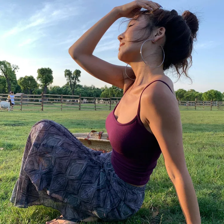 2025夏季小众修身显瘦压褶抹胸短上衣女白色A字裙半身长裙两件套