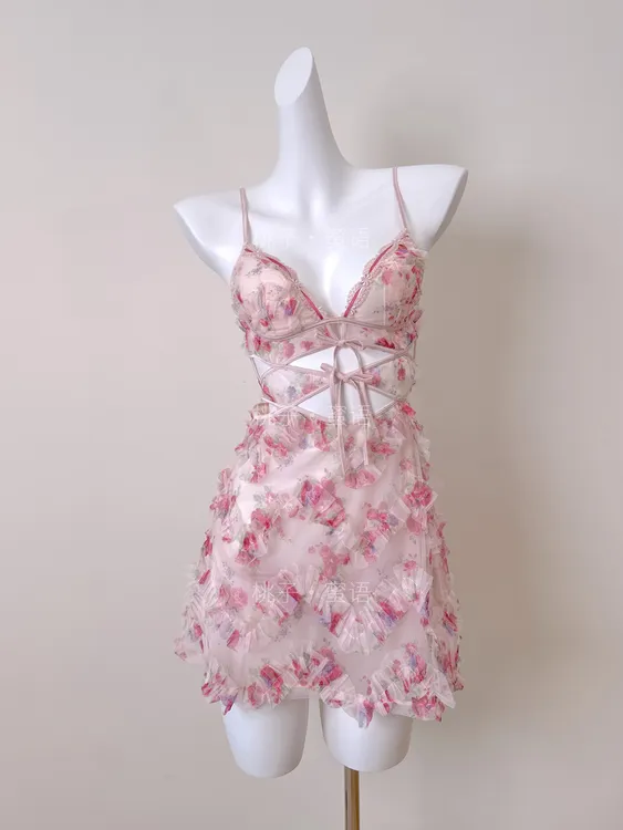 【桃子蜜语】纯欲轻奢时尚吊带性感睡裙带胸垫网纱蕾丝短裙法式