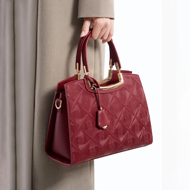高级感红色女士包包2025新款大气婚礼新娘手提包喜中年妈妈结婚包