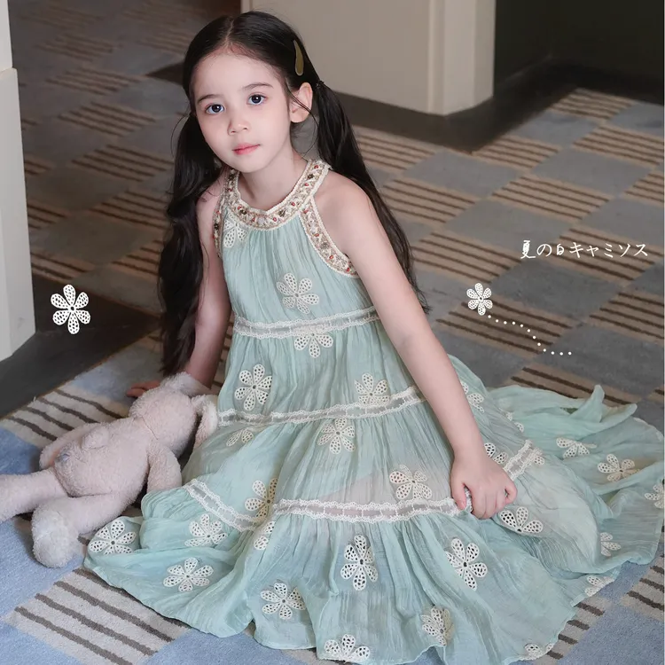 AnnieGirl夏季新款女童挂脖连衣裙薄荷绿刺绣花朵度假风长裙2026