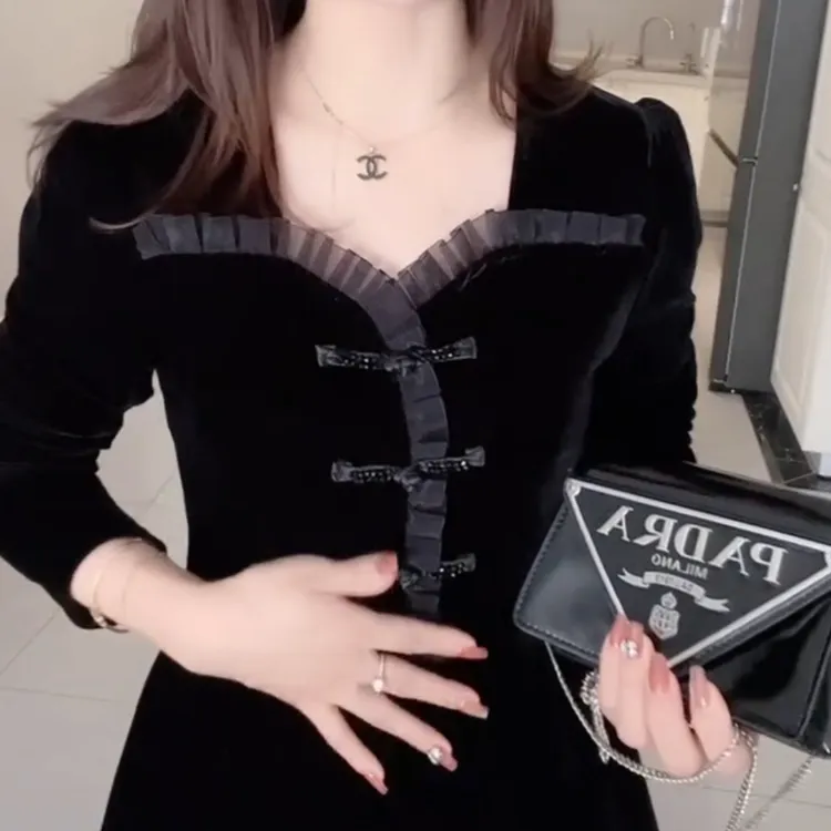 新中式黑色丝绒盘扣收腰显瘦上衣气质百搭