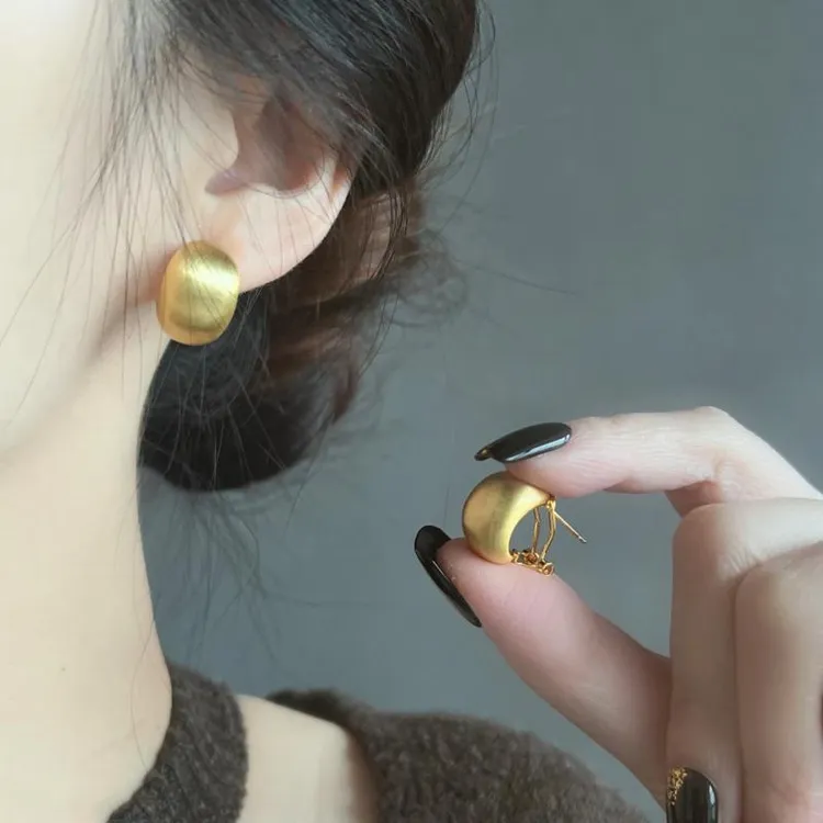 925银耳饰 轻奢金色拉丝豌豆耳环女2025新款爆款耳钉高级感气质