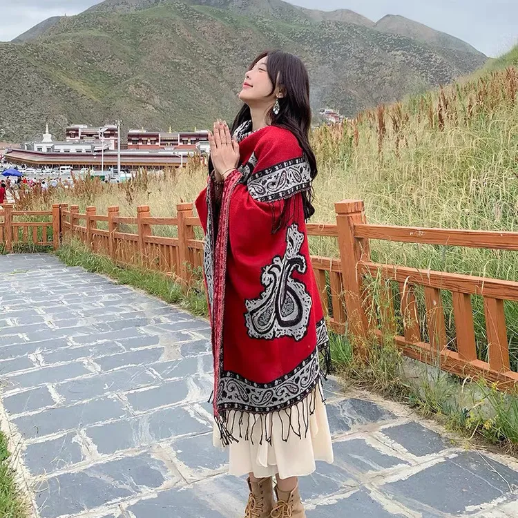 红色腰果新疆西藏草原旅游民族风围巾披肩外搭女保暖拍照斗篷披风