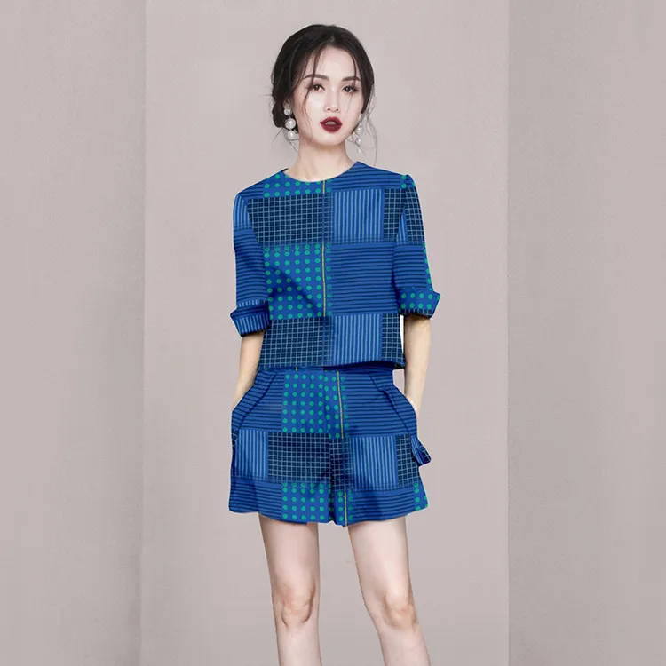 时尚高级感2025年新款夏季女装法式设计印花短袖短裤子两件套女