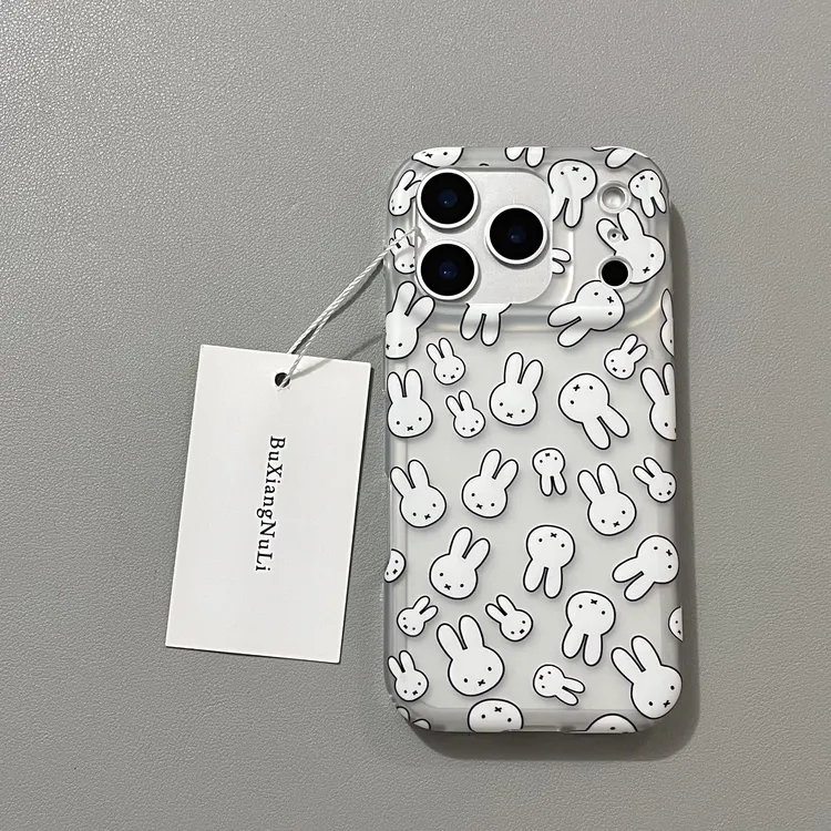 透色底卡通满屏米菲兔头像适用苹果17pro手机壳iPhone16磨砂15/14