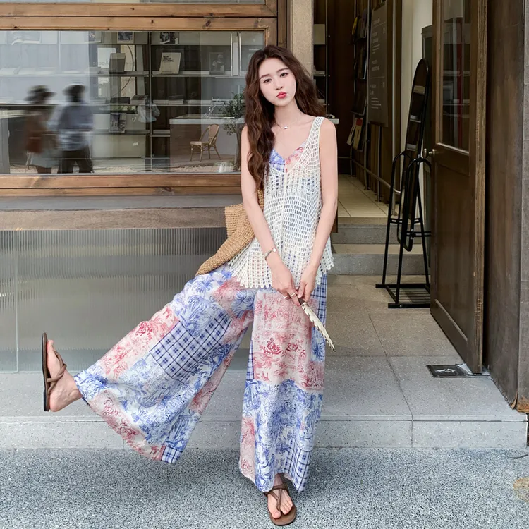 海边度假风套装裤夏季女2025新款氛围感镂空罩衫多巴胺撞色背带裤