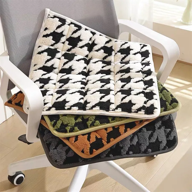 毛绒加厚防滑椅子坐垫适合办公室久坐家用餐桌椅通用
