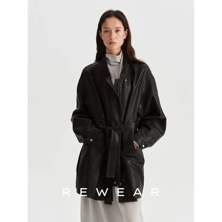 【ohwehi专属】REWEAR/定制环保PU皮细腻柔软树纹肌理立领弧形袖中长款皮衣11286