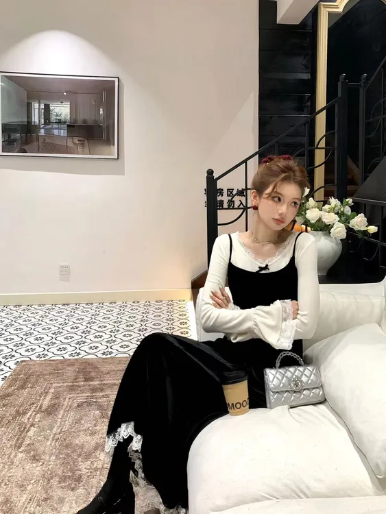 【芝士Cheese】野性缪斯 高品质绒柔软气质蕾丝花边设计黑丝绒裙