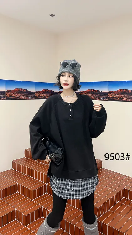 9501大码女装拼接条纹圆领卫衣长袖秋冬新款胖mm宽松显瘦上衣