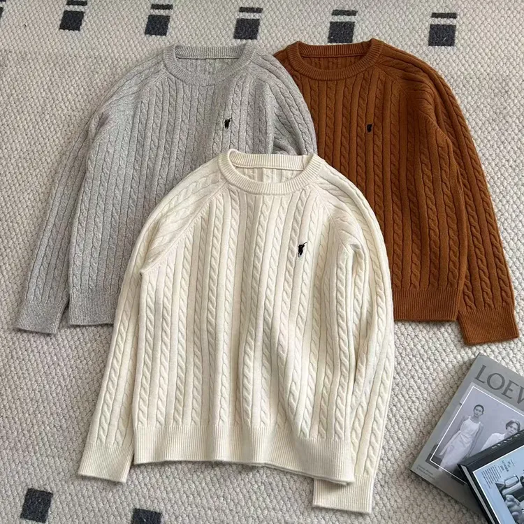 【米可家】加厚麻花战马刺绣圆领毛衣1550