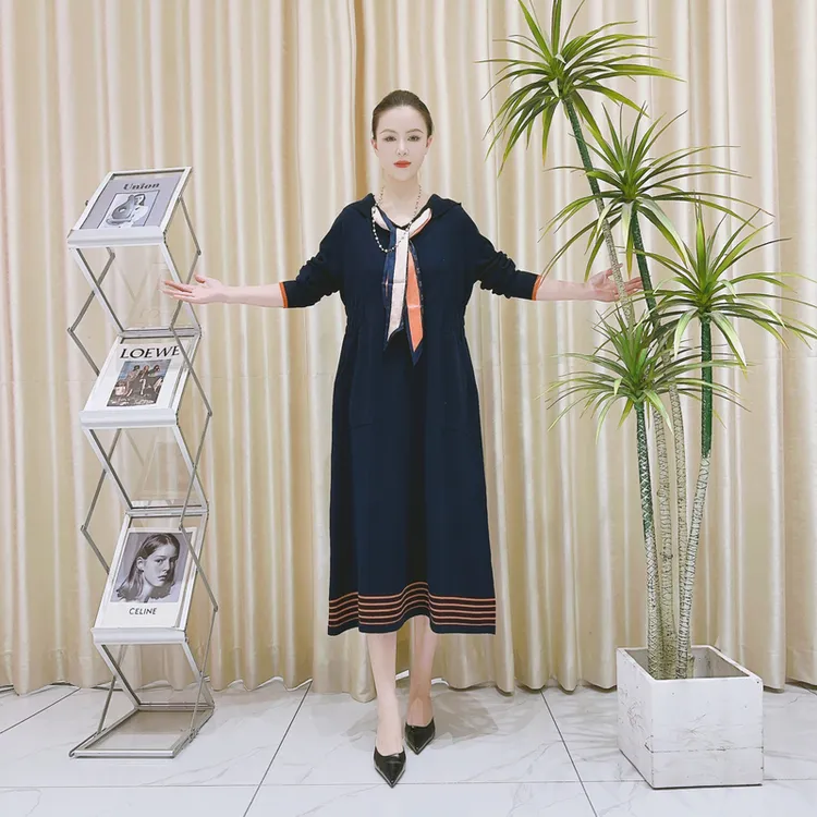 9953藏青撞色可拆卸丝巾优雅气质宽松连衣裙