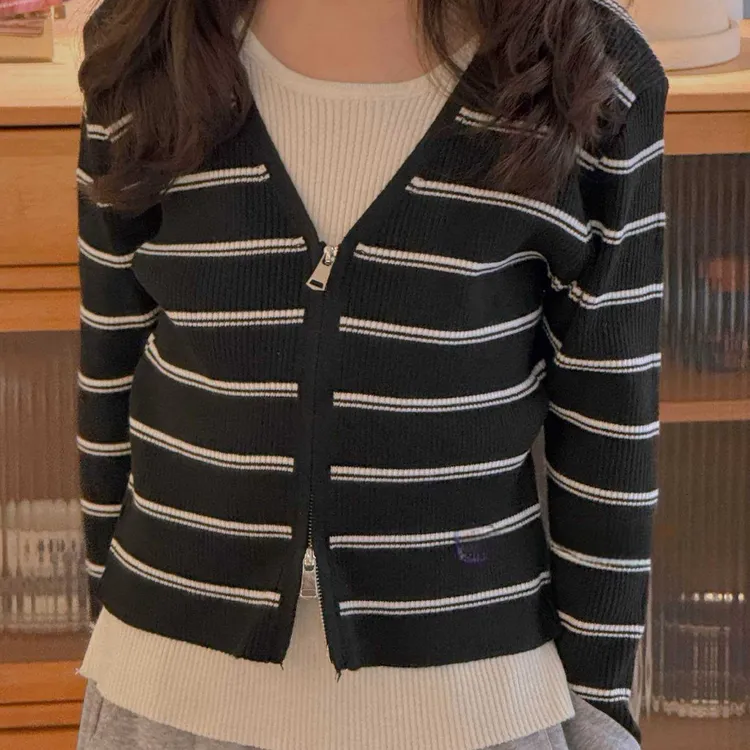 条纹女冬季韩版假两件款毛针织衫复古秋冬职场休闲风