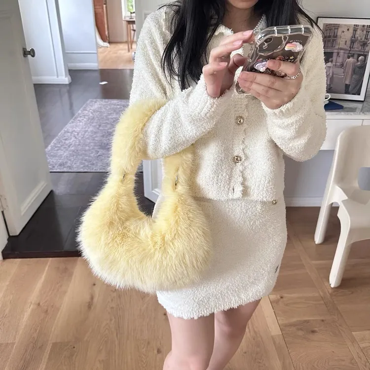 小众可爱毛绒绒托特包2025新款大容量腋下单肩包爱心链条斜挎包女