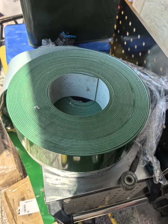 沃得雷沃久保田收割机配件改装两边筛子旁边的皮子